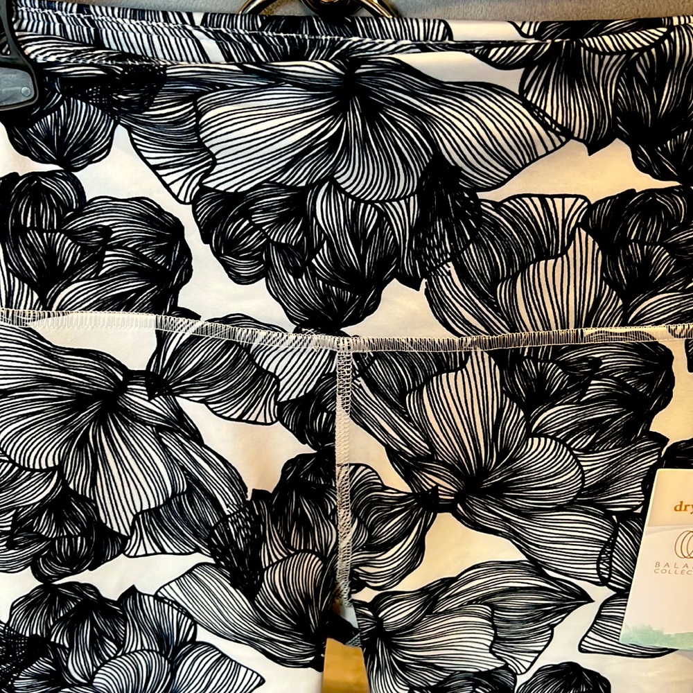 NWT Balance Collection floral yoga pants. Size L